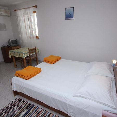 Apartments By The Sea Vis - 2470 Стая снимка